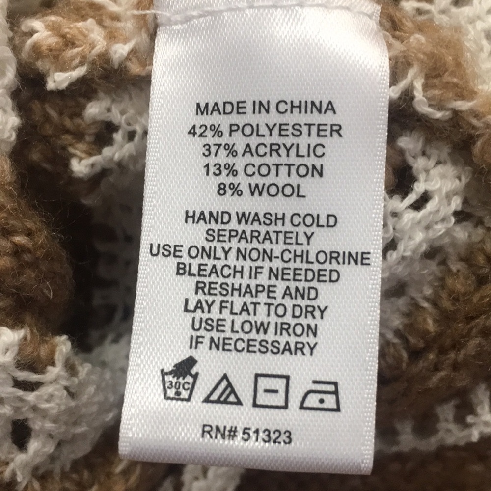 CeCe knit Sweater size Medium - Picture 5 of 11
